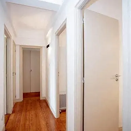 Liiiving In Light Spacious