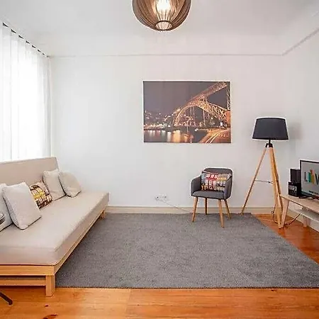 Отель Liiiving In Light Spacious 4*