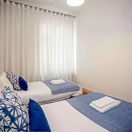 Liiiving In Light Spacious 4* Порту